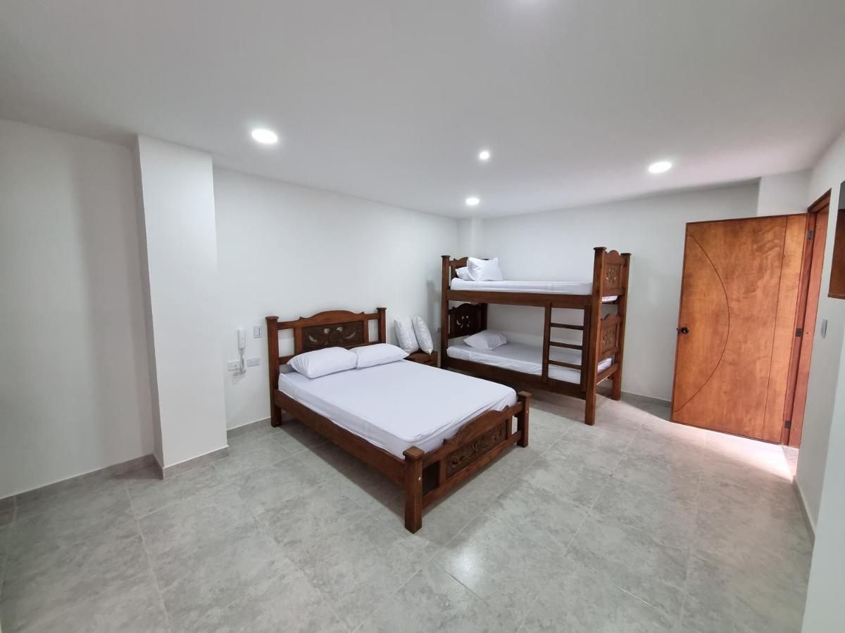 Hotel Antonella Plaza Pinchote Bagian luar foto