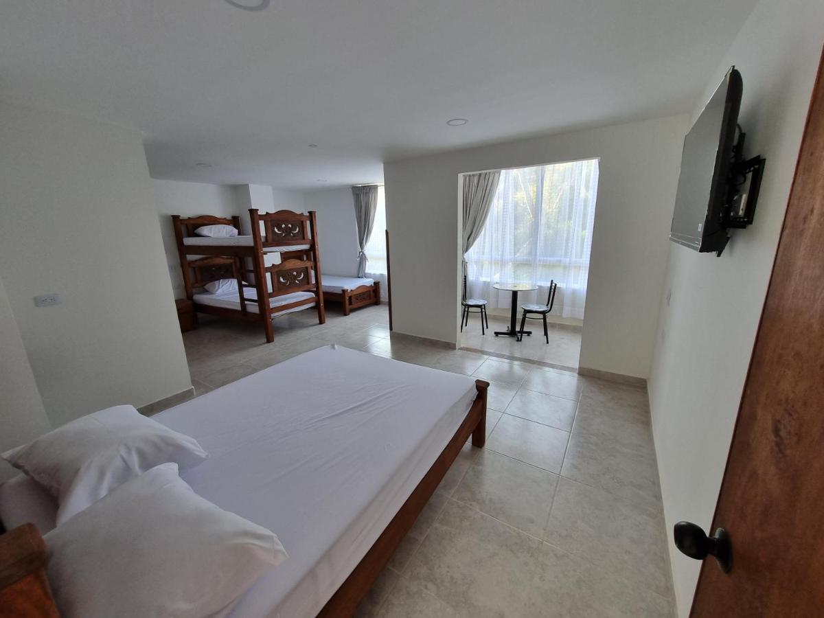 Hotel Antonella Plaza Pinchote Bagian luar foto