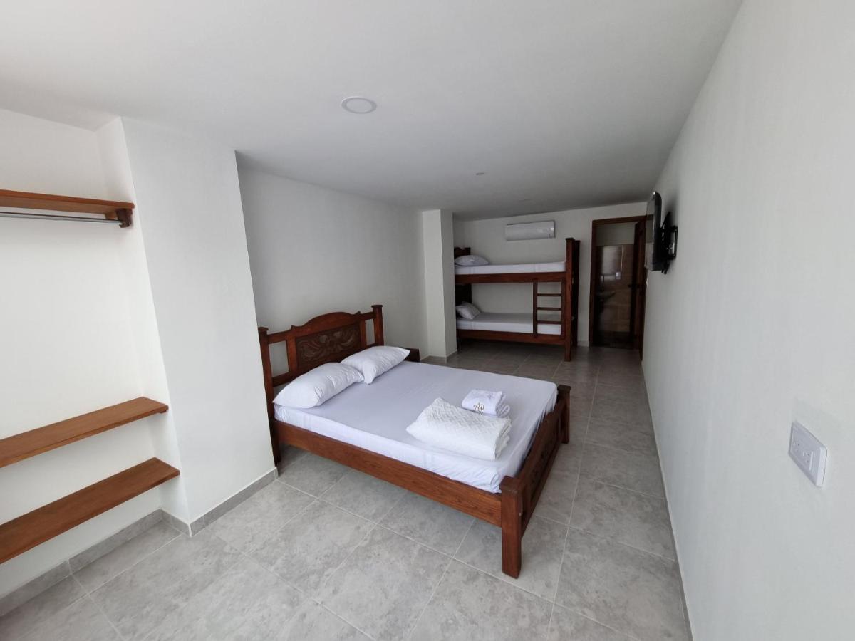 Hotel Antonella Plaza Pinchote Bagian luar foto