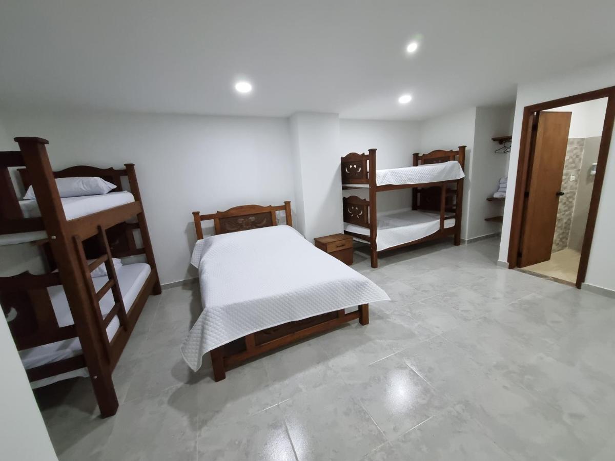 Hotel Antonella Plaza Pinchote Bagian luar foto